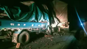 Four die as bus rams into truck on Lagos-Ibadan Expressway