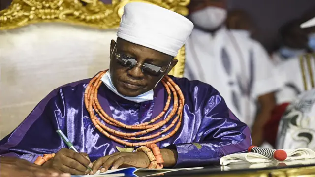 Oba of Benin, Ewuare II,