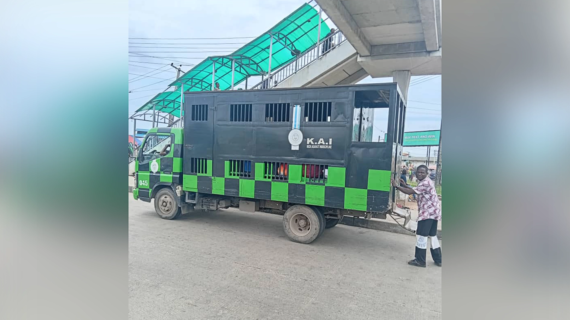 Arrested defaulters in KAI vehicle at Cele Bus Stop.