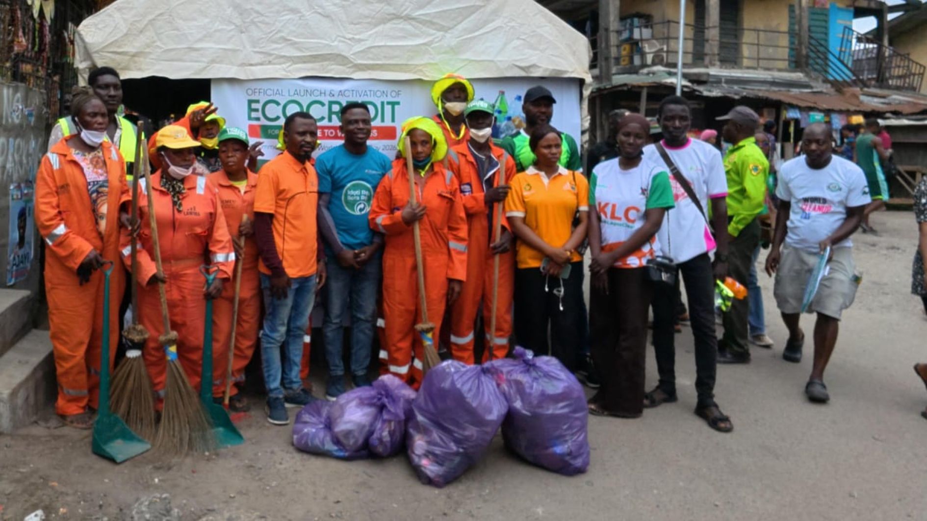 Participants at the Bariga, Lagos World Cleanup Day activities.