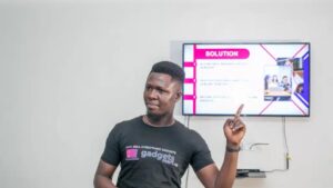 Paul-Onose-pitching-Naijagadgets-at-Pitch-Friday-1024×682