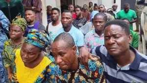Relatives of abducted corps members during their visit to the Olubadan of Ibadanland on Saturday.