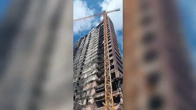 Lagos State government begins controlled demolition of the structurally compromised Great Nigeria Insurance House on Lagos Island.