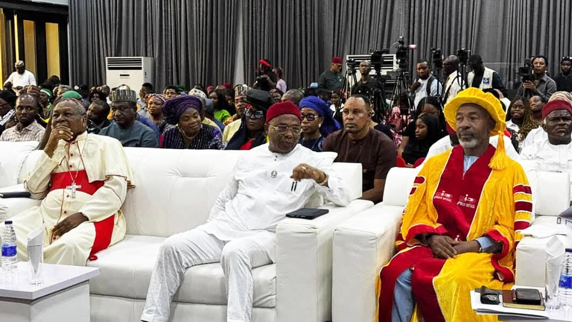 Critical journalism not attack on government, Uzodimma warns leaders