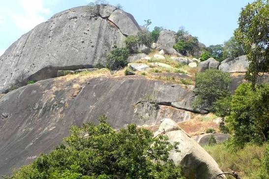 Abanijorin Mountain and Cave