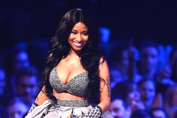 nicki-minaj-emas-141109