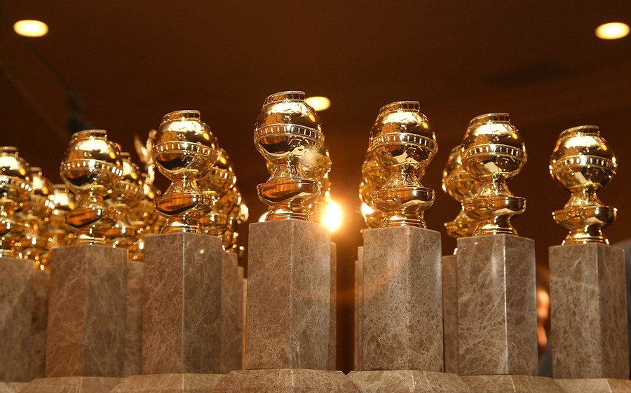 golden-globes-statues