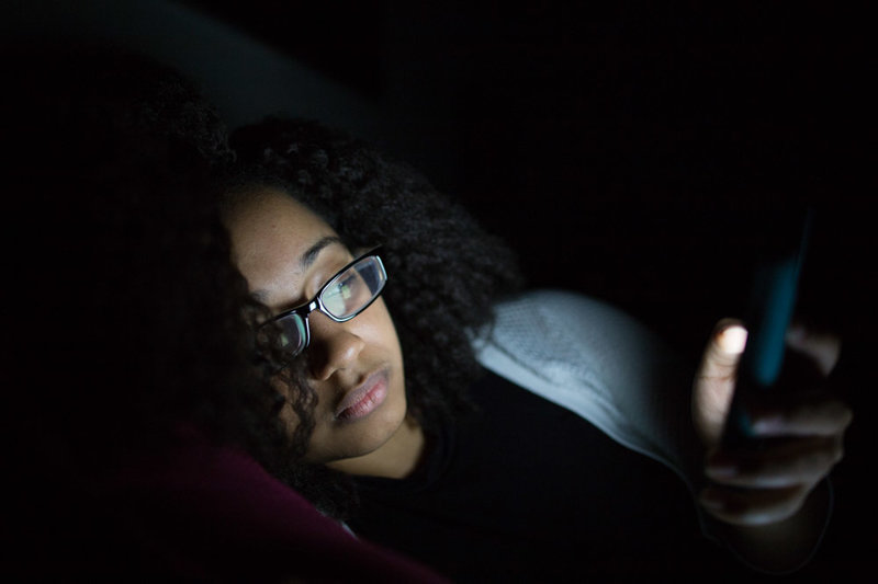 Night-Blindness-Cell-Phones