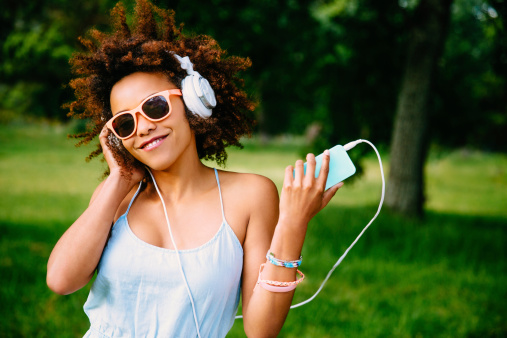woman-listening-to-music